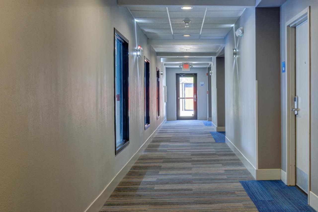Holiday Inn Express Hotel & Suites Shelbyville By Ihg Dış mekan fotoğraf