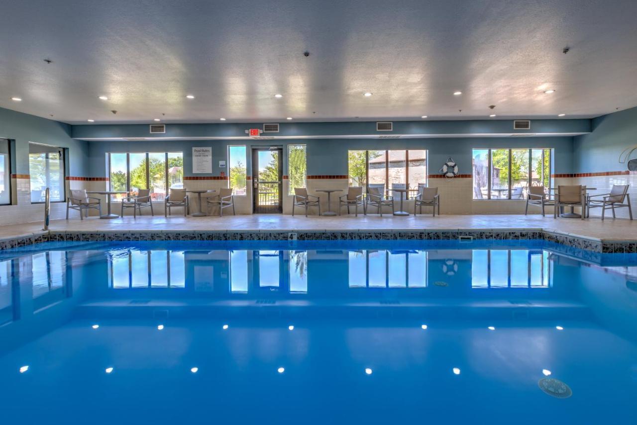 Holiday Inn Express Hotel & Suites Shelbyville By Ihg Dış mekan fotoğraf