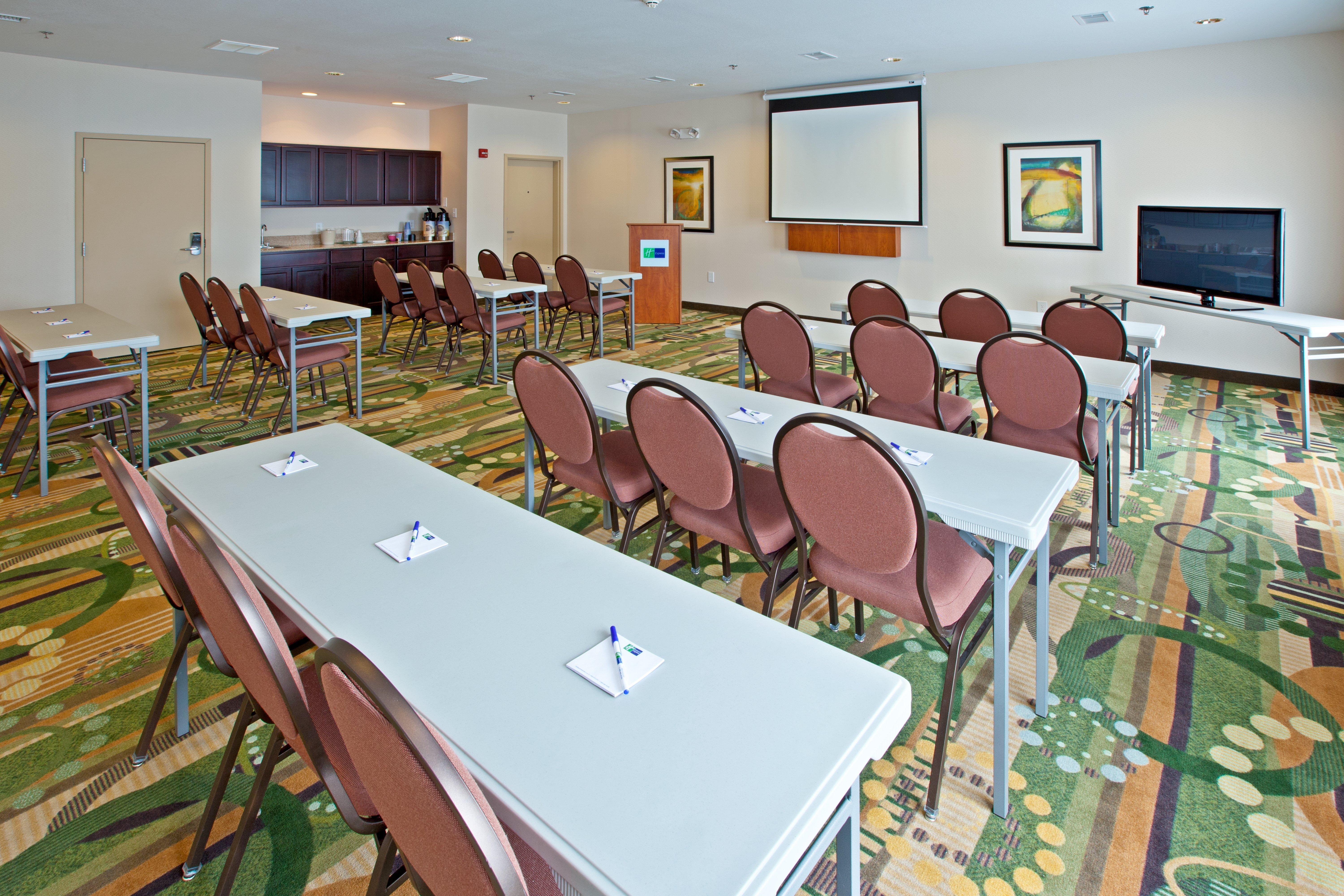 Holiday Inn Express Hotel & Suites Shelbyville By Ihg Dış mekan fotoğraf