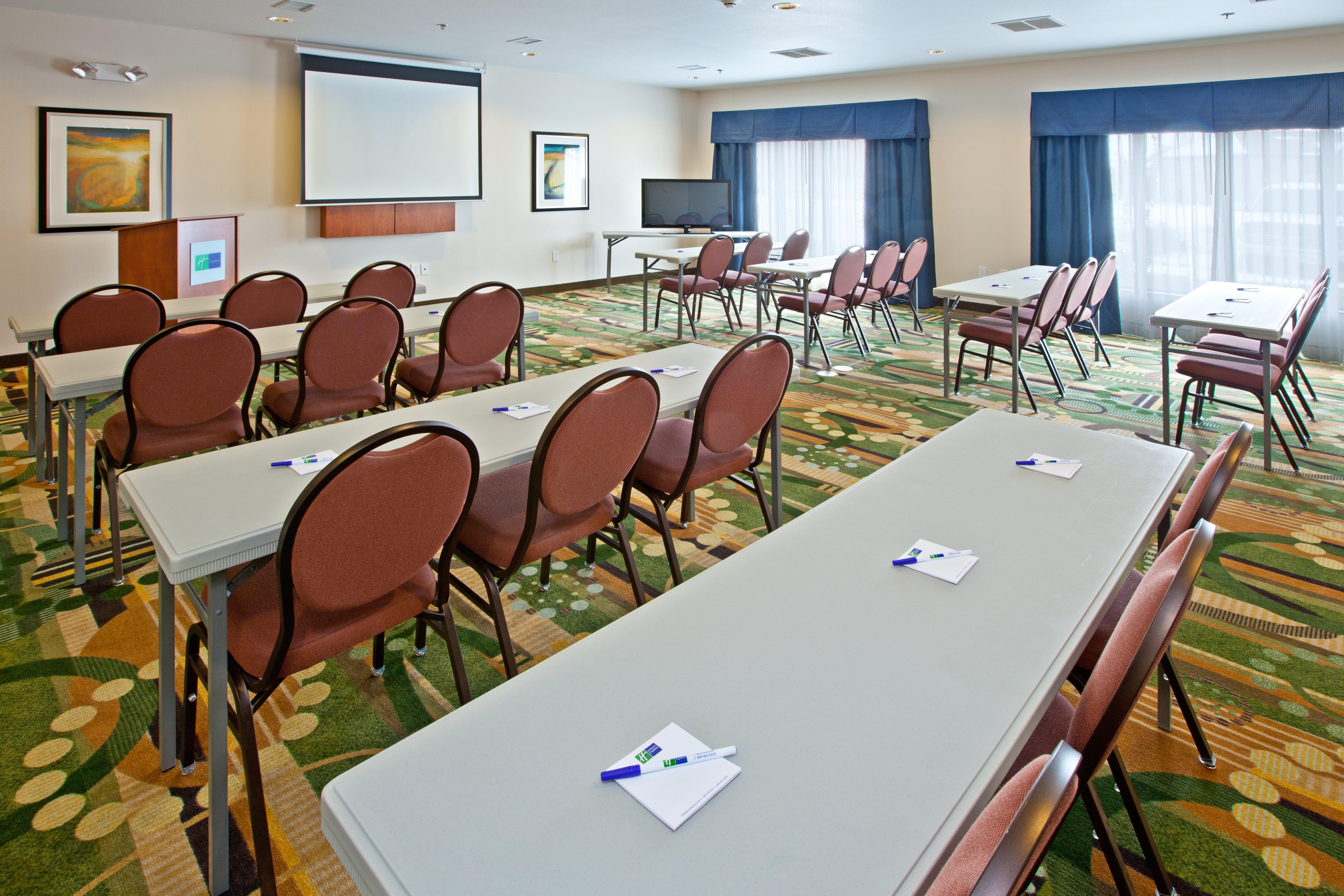 Holiday Inn Express Hotel & Suites Shelbyville By Ihg Dış mekan fotoğraf