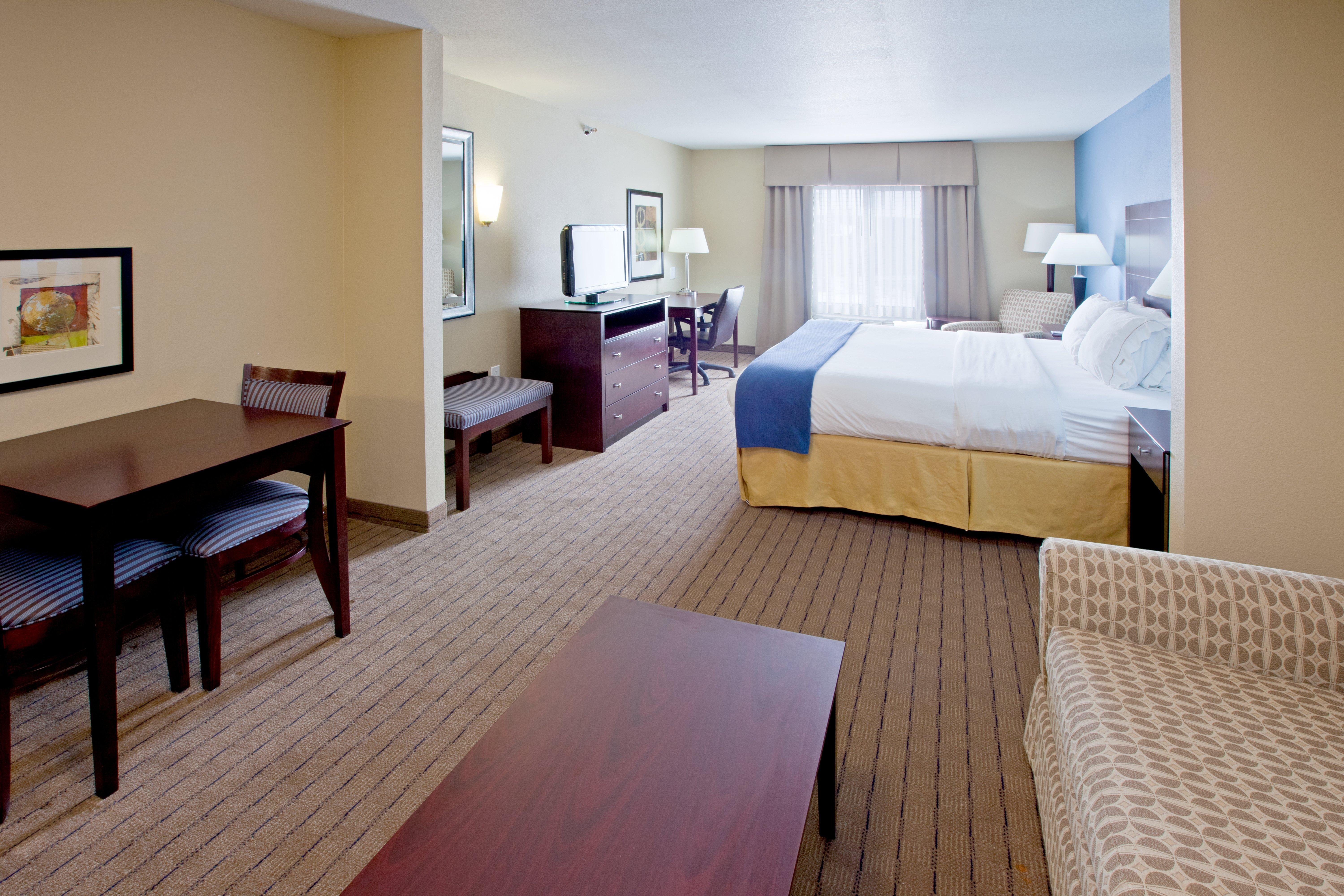 Holiday Inn Express Hotel & Suites Shelbyville By Ihg Dış mekan fotoğraf